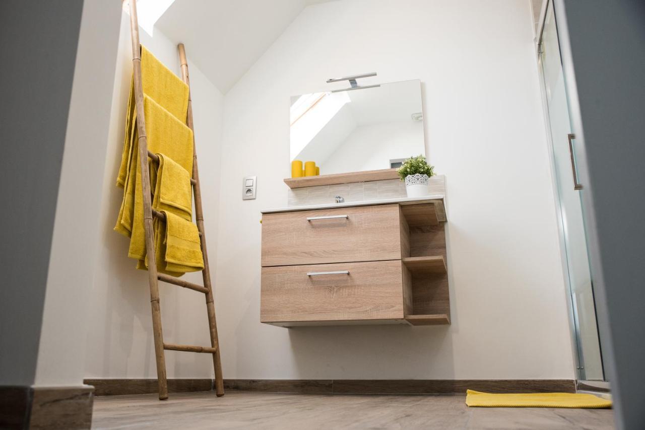 Au Petit Canteleu - Bed & Breakfast Beloeil Eksteriør bilde